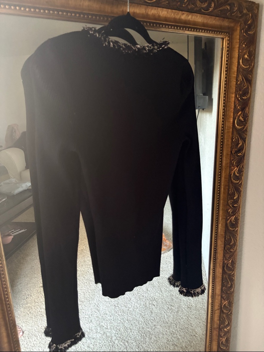 Cache Sweater - Picture 2 of 6